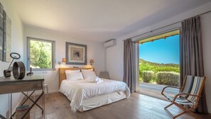 5 bedrooms, in-room safe, desk, iron/ironing board