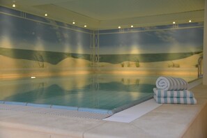 Innenpool, Liegestühle