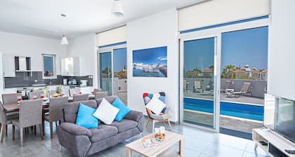 Villa Desi, Luxury and new 5BDR Protaras Villa with pool and stunning sea views