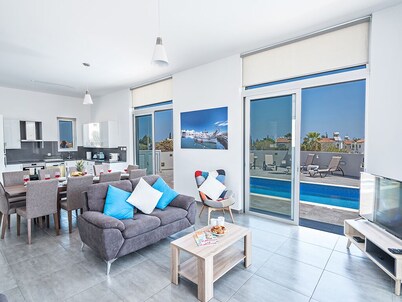 Villa Desi, Luxury and new 5BDR Protaras Villa with pool and stunning sea views