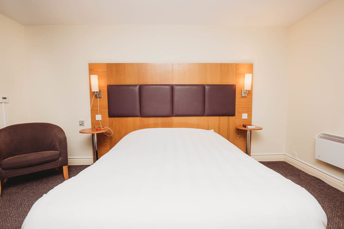 Doppelzimmer, Nichtraucher | 2 Schlafzimmer, Schreibtisch, laptopgeeigneter Arbeitsplatz