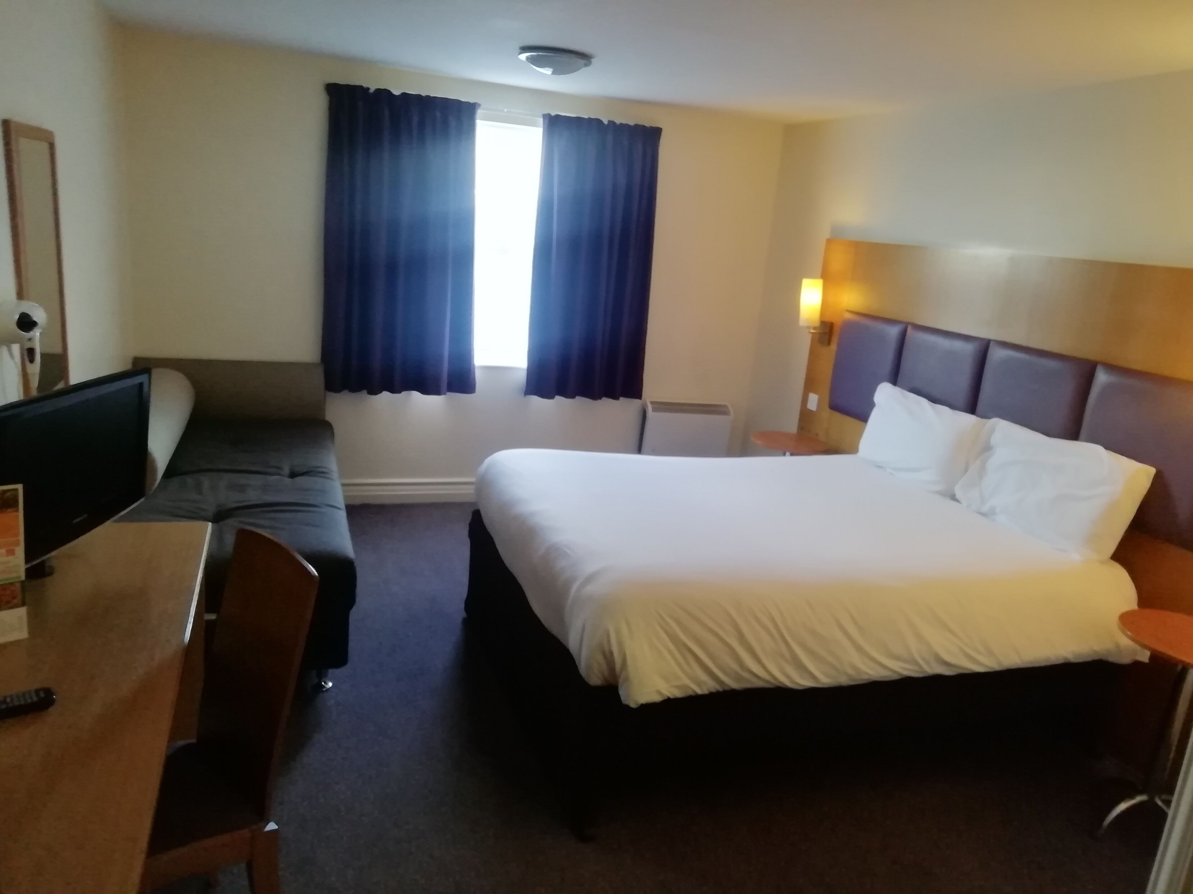 double room, non smoking | desk, laptop workspace, iron/ironing board, free wifi