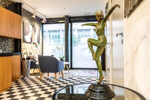 Lobby - Villa Eiffel Mademoiselle (Paris)