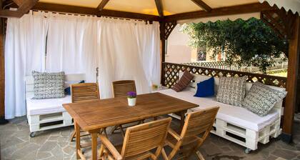 oasis of relaxation not far from the sea, parking in the internal courtyard.