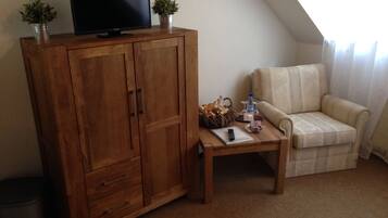 Comfort kamer | Een bureau, gratis wifi, beddengoed
