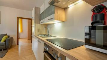 Mikrowelle, Ofen, Geschirrspüler