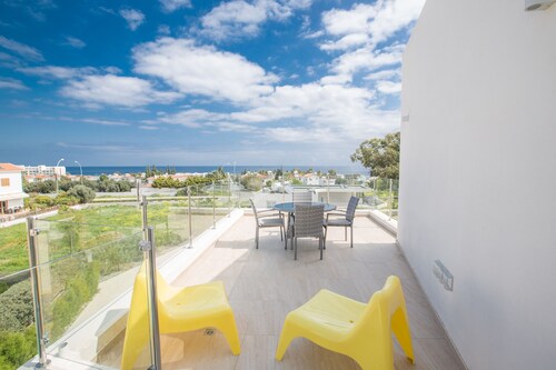 Villa Davina, flambant neuf, luxe 5BDR Protaras Villa avec piscine privée + vue sur la mer