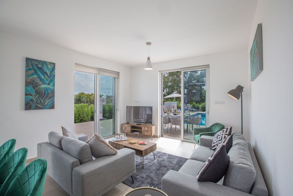 TV connectée, lecteur de DVD, médiathèque, vidéothèque