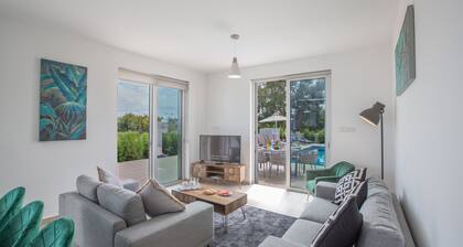 Villa Davina, flambant neuf, luxe 5BDR Protaras Villa avec piscine privée + vue sur la mer