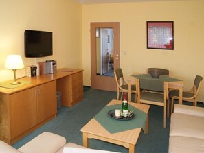Lägenhet - 2 sovrum (C9  - incl. Cleaning Fee 65 EUR) | Vardagsrum | Platt-tv