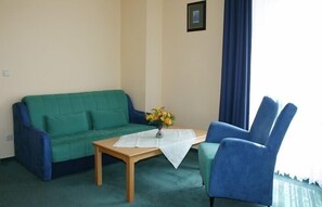 Apartment, 2 Schlafzimmer (C10 - incl. Cleaning Fee 65 EUR) | Wohnbereich | Flachbildfernseher