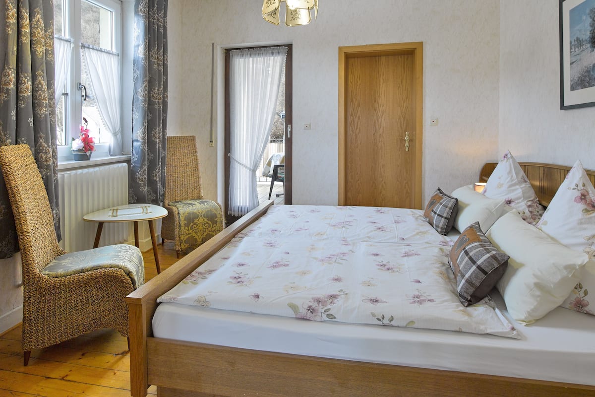 standard room, balcony | desk, free wifi, bed sheets