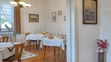 Dagelijks ontbijtbuffet (toeslag)