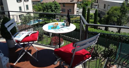 Lovely Apartment,Top Central Location! Sunny Terrace, Scenic Glimpse of the Lake