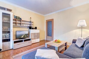 Apartment (D10 - incl. Cleaning Fee 70 EUR) | Wohnbereich | Flachbildfernseher