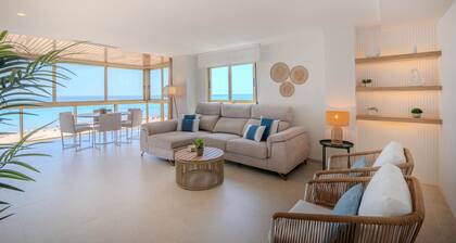 Panoramic Seaviews throughout Condo. Luxury remodeled AIRCO- WIFI FREE. AG BERMUDAS 7A - ONLY FAMILIES