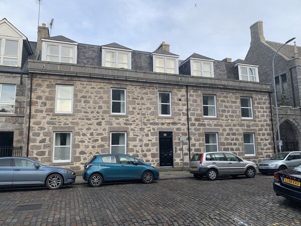 Exterior - Aberdeen Serviced Apartments: Charlotte street (Aberdeen)