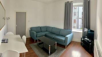 Apartment, 2 Schlafzimmer | Wohnbereich