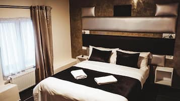 Chambre Double Standard | Rideaux occultants, chambres insonorisées, fer et planche à repasser