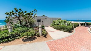 House, Multiple Beds | Property grounds - Pacific Villas: Unit 4 (Oceanside)