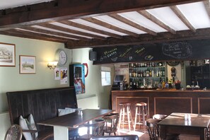 2 bar/lounge