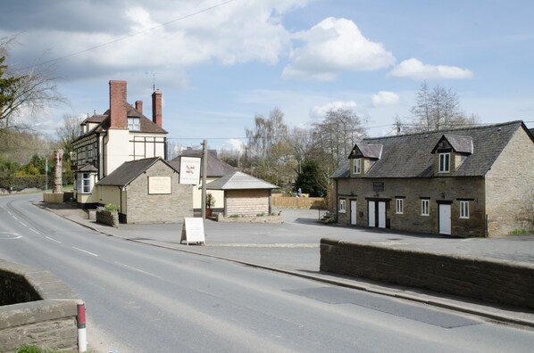 Exterior - Bateman Arms (Leominster)