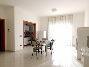 Dining - Oikia Vacanze - Otranto Teto. Appartamento di nuova costruzione. Tutto l’arredam (Otranto)