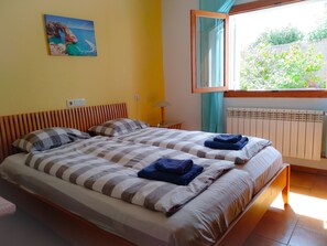 3 bedrooms, iron/ironing board, travel cot, free WiFi