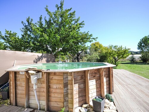 Wunderbares alleinstehendes Ferienhaus mit  W-LAN, Klimaanlage, privatem Pool, TV und Innenhof