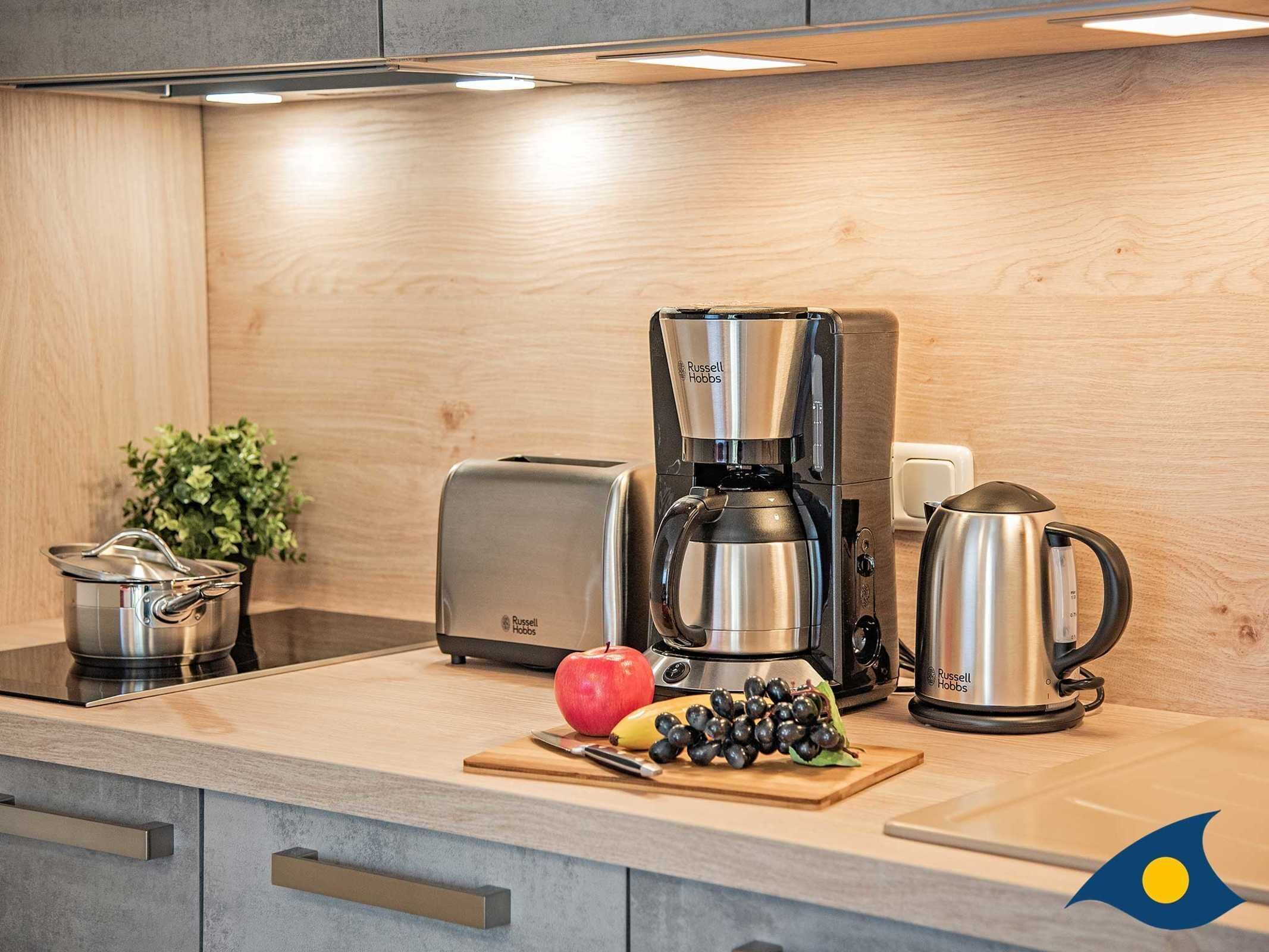 Fridge, microwave, dishwasher, coffee/tea maker