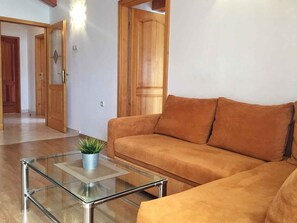 TV - Holiday apartment directly on the beach (Dobrinj)