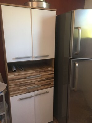 Family House, 2 Bedrooms | Private kitchen | Stovetop