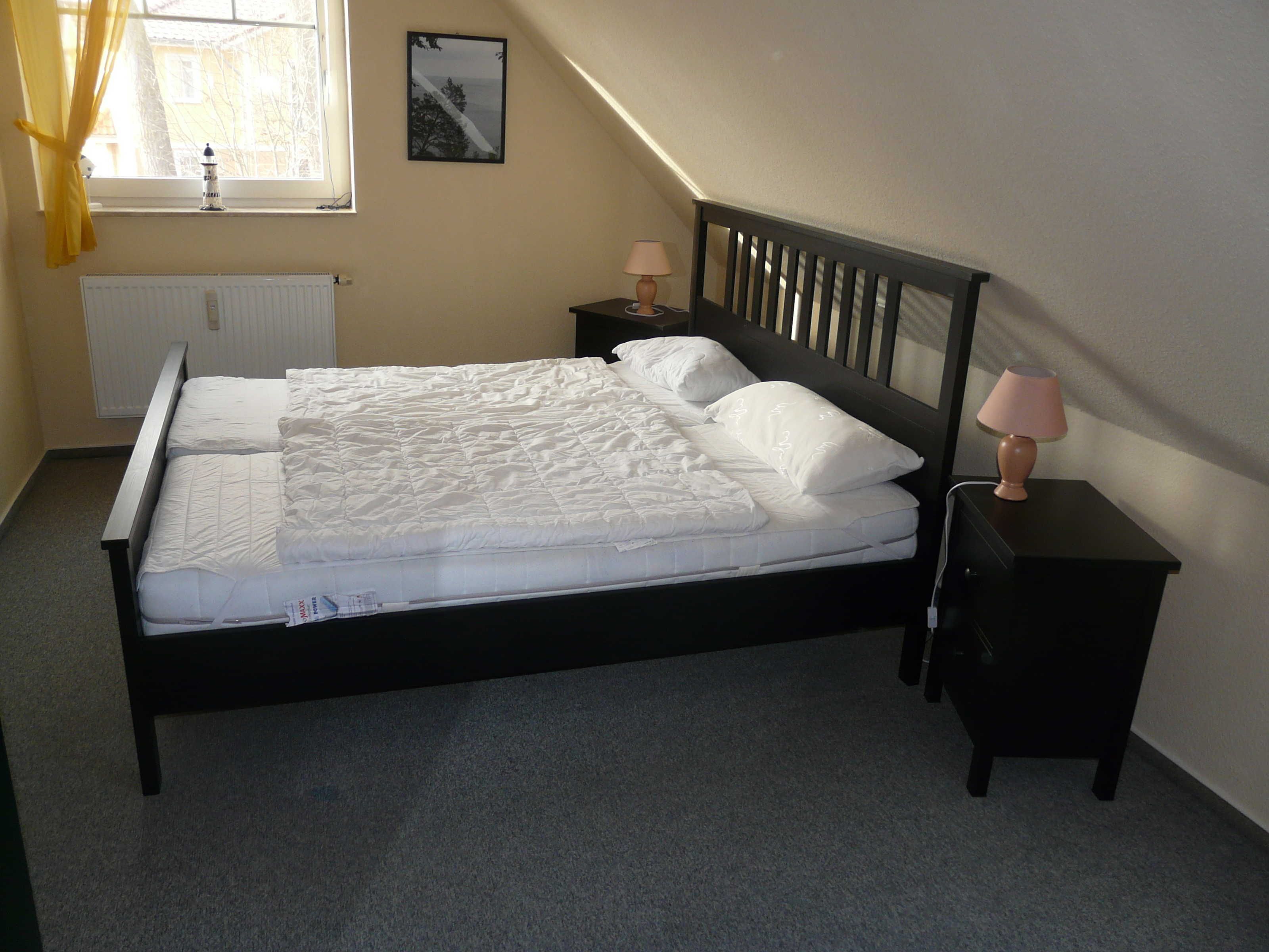 2 makuuhuonetta, vauvan matkasänky