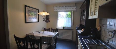 Fridge, microwave, oven, coffee/tea maker