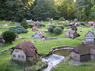 Cozy holiday apartment, surrounded by wood and grassland, chimney, pets allowed