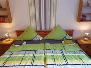 1 Schlafzimmer, Reisekinderbett, WLAN, Bettwäsche