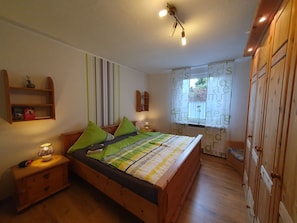 1 Schlafzimmer, Reisekinderbett, WLAN, Bettwäsche