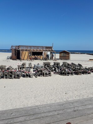 Beach nearby - Sunny, cozy wooden holiday house with big terrace and BBQ (Schleswig-Holstein)