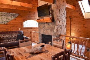 House, Multiple Beds (Fox's Den) | Living area | TV, fireplace, DVD player