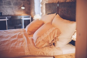 5 chambres, coffres-forts dans les chambres, Wi-Fi, draps fournis