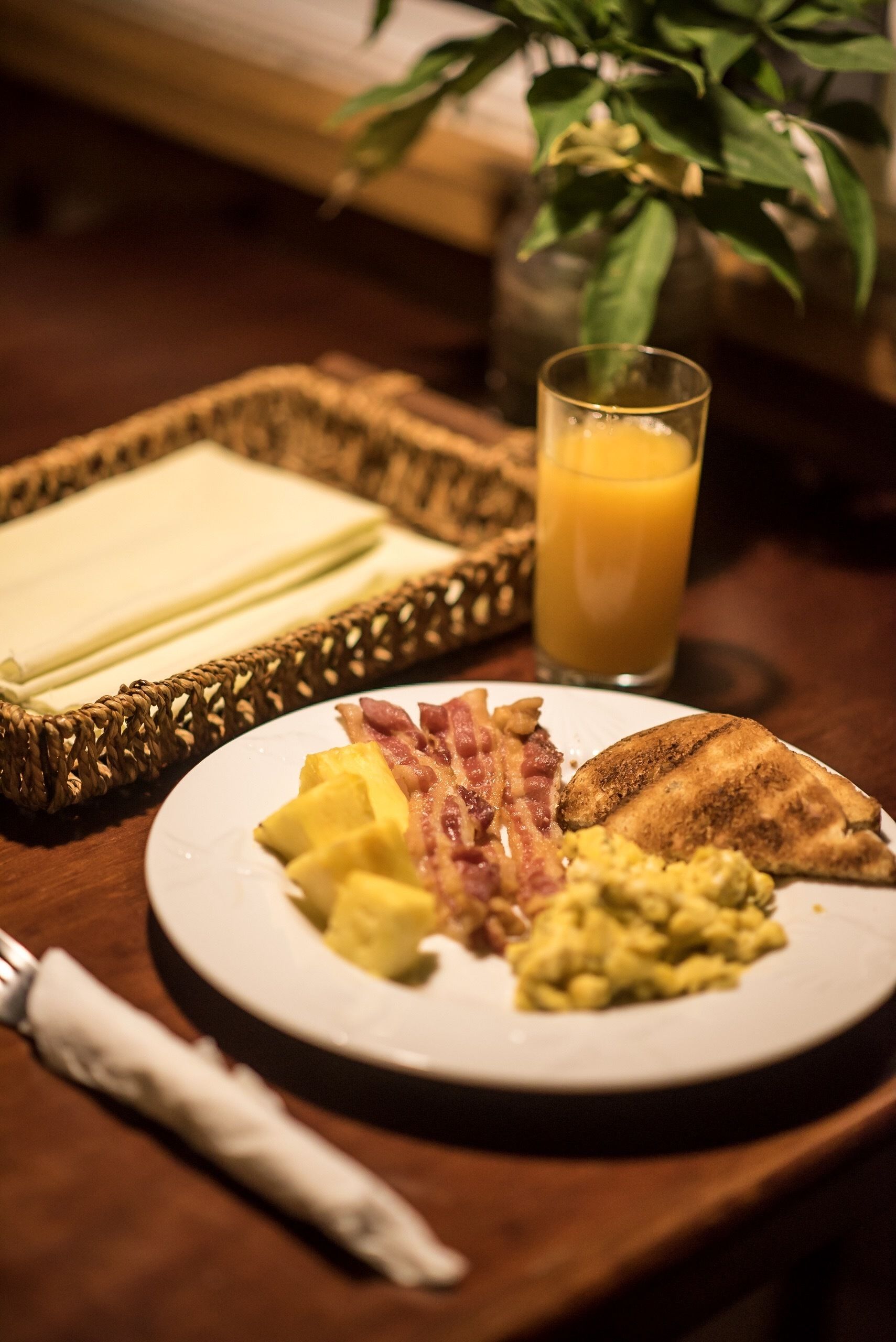 daily full breakfast (usd 10 per person)