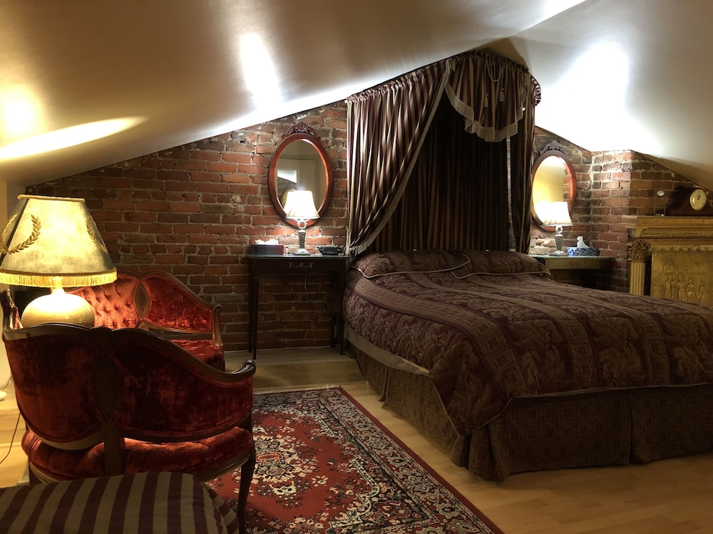 Le Chateau du Faubourg by null