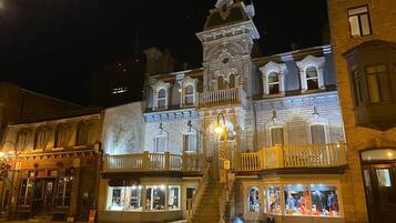 Façana frontal de l'allotjament