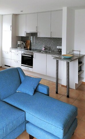 TV, peis og stereoanlegg