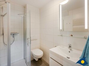 Shower, towels - Holiday home nightingale - Holiday home nightingale (Heringsdorf)