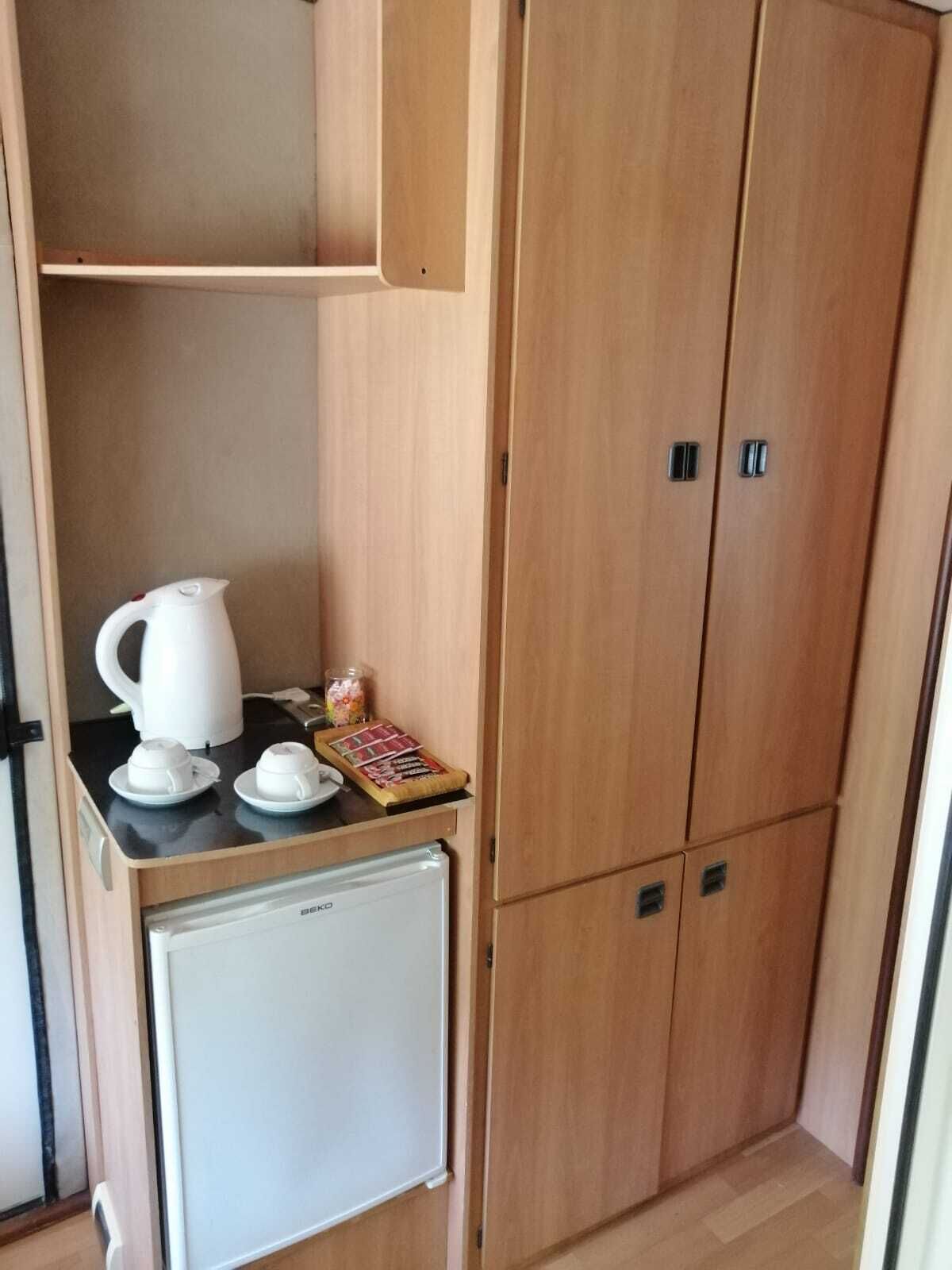 deluxe mobile home | minibar