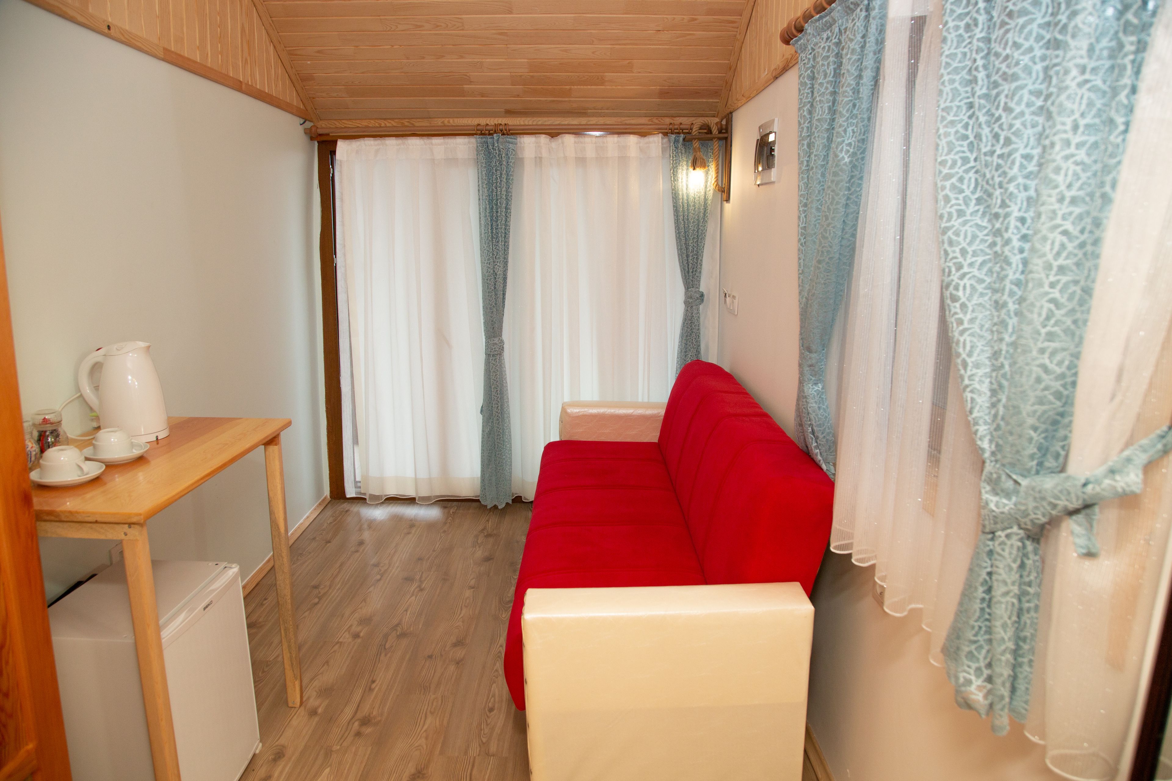 1 bedroom, minibar, desk, laptop workspace