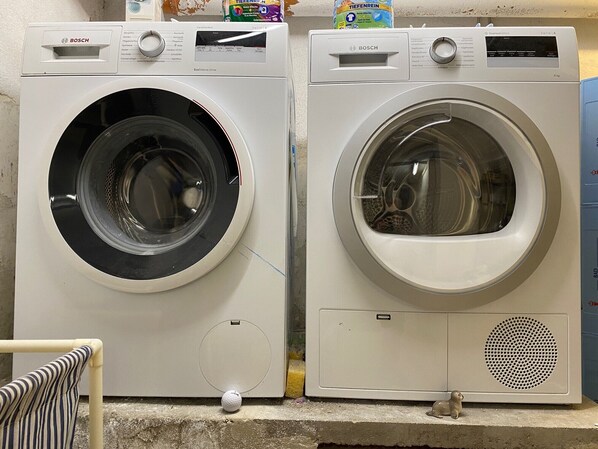 Interior - FERNBLICK: Chic, colorful 2-room apartment with balcony in a top location directly on the Siel (Greetsiel, Nordsee/Ostfriesland)