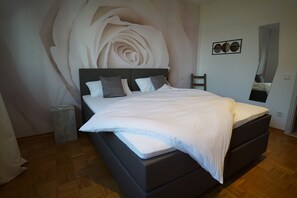3 habitaciones, caja de seguridad en la habitación, wifi y ropa de cama