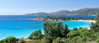 TrÚs belle maison avec piscine 300m de plage de Palombaggia vue mer accÚs privé
